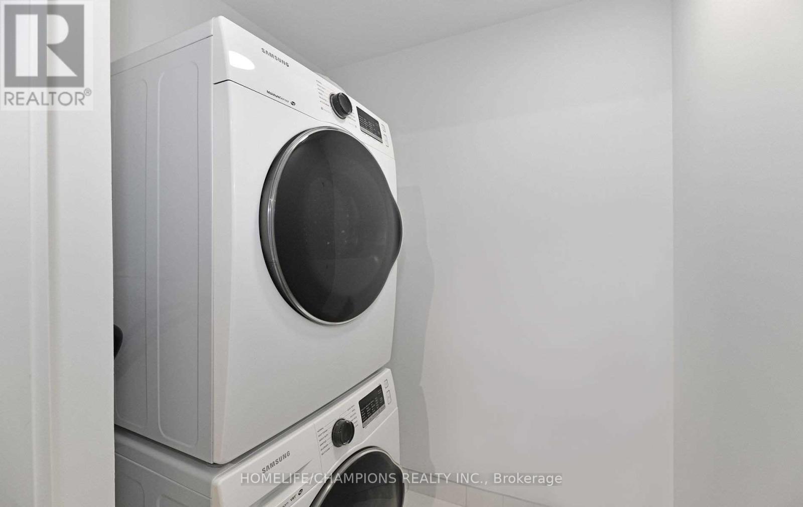 2112 - 1926 Lake Shore Boulevard W, Toronto, ON - Indoor Photo Showing Laundry Room