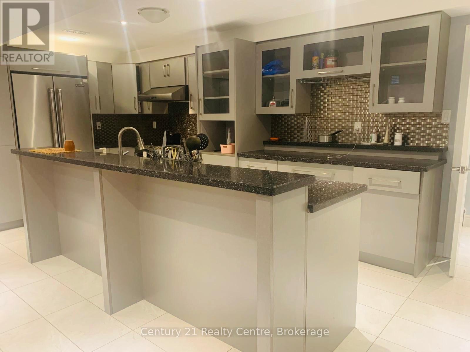 49 Riseborough Drive, Brampton, ON - Indoor Photo Showing Kitchen