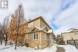 32 - 10 FOXGLOVE CRESCENT Kitchener, ON N2E 0E1