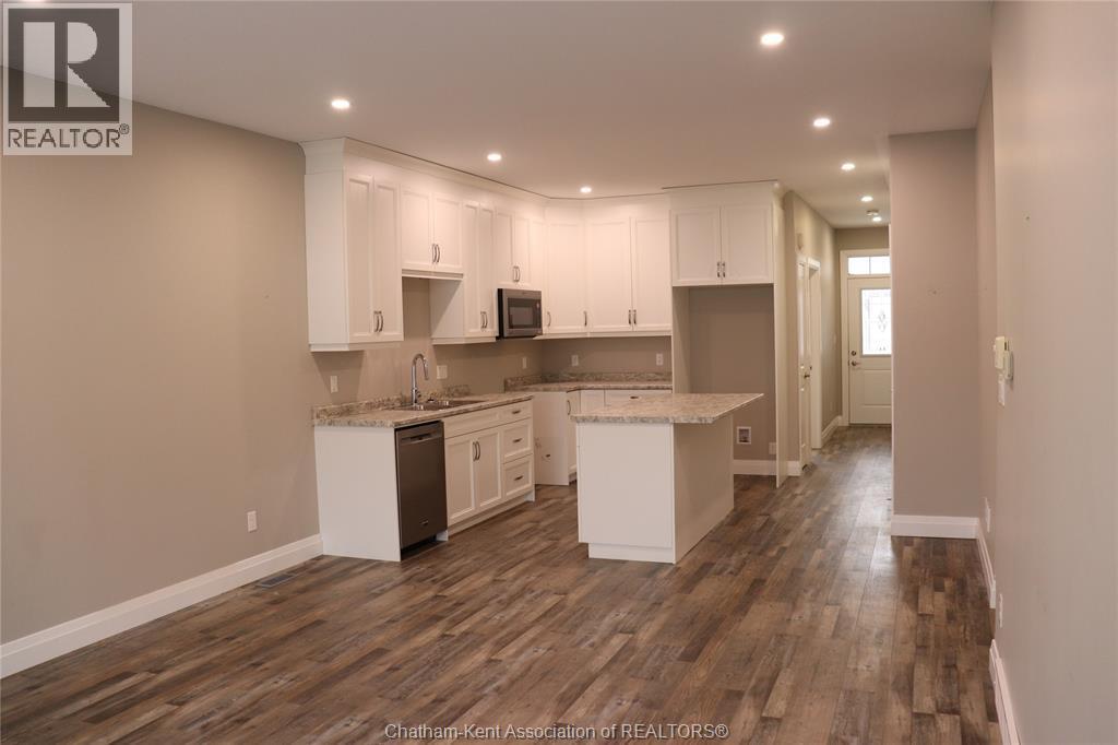 5 Delft Court, Blenheim, ON - Indoor Photo Showing Kitchen