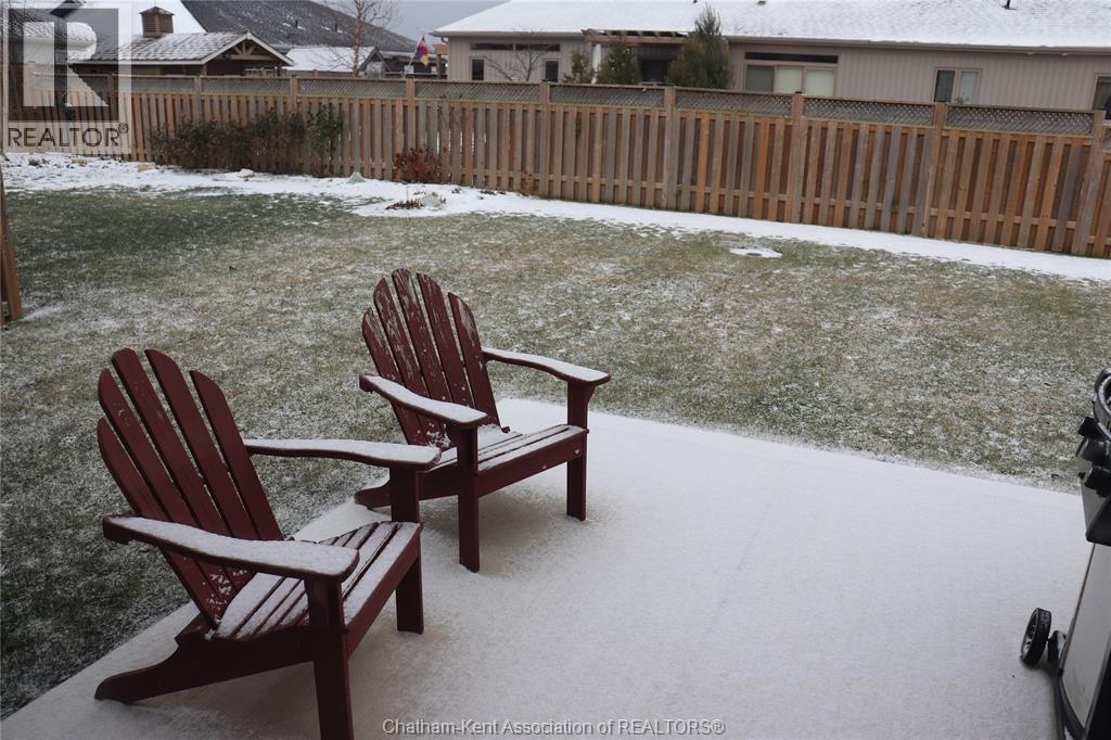 5 Delft Court, Blenheim, ON - Outdoor