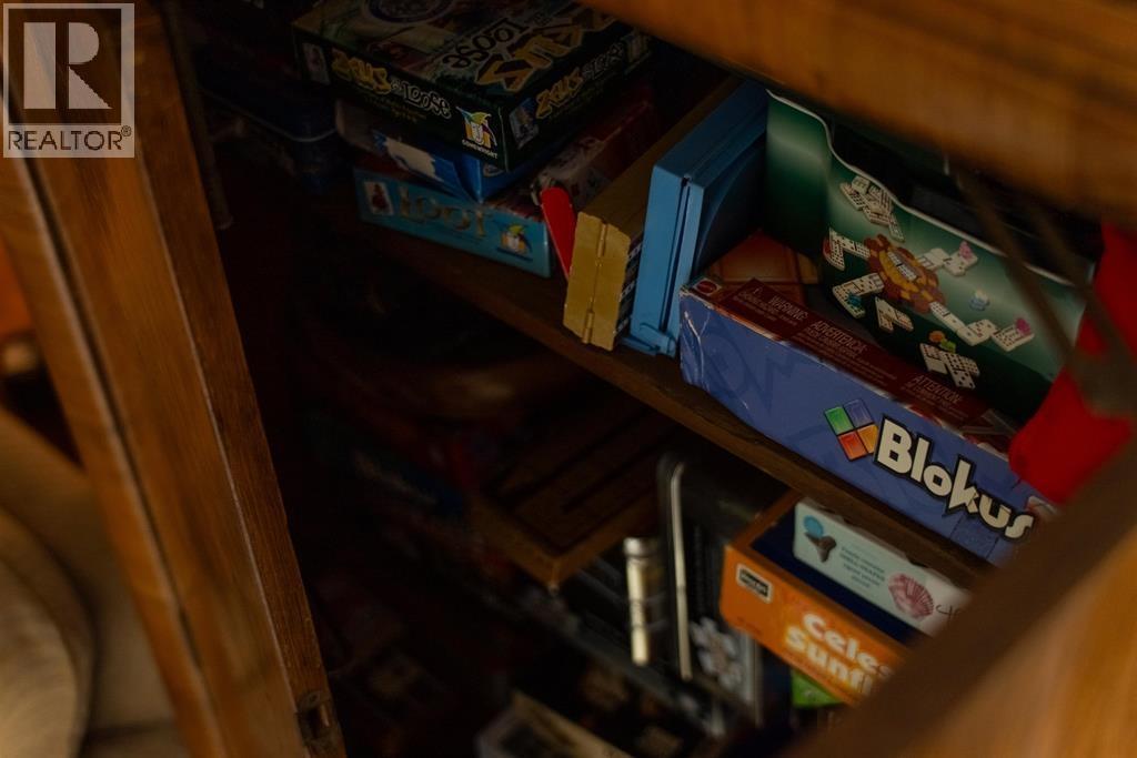 22 Brighton Beach, North Vancouver, BC - Indoor Photo Showing Other Room