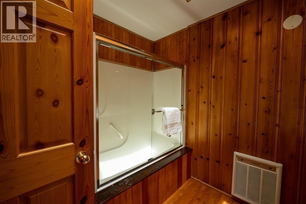 22 Brighton Beach, North Vancouver, BC - Indoor Photo Showing Other Room