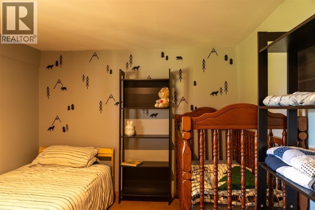 22 Brighton Beach, North Vancouver, BC - Indoor Photo Showing Bedroom