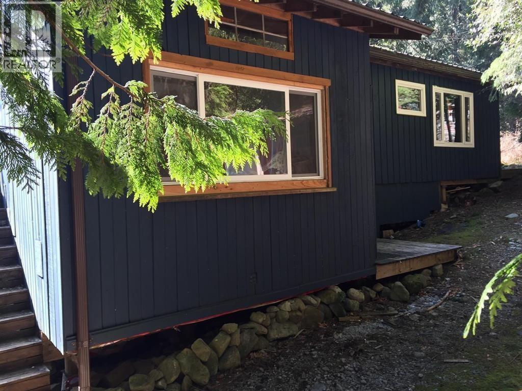 22 Brighton Beach, North Vancouver, BC - Outdoor