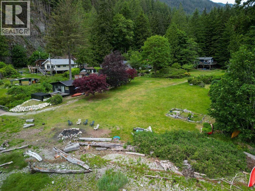 22 Brighton Beach, North Vancouver, BC - Outdoor