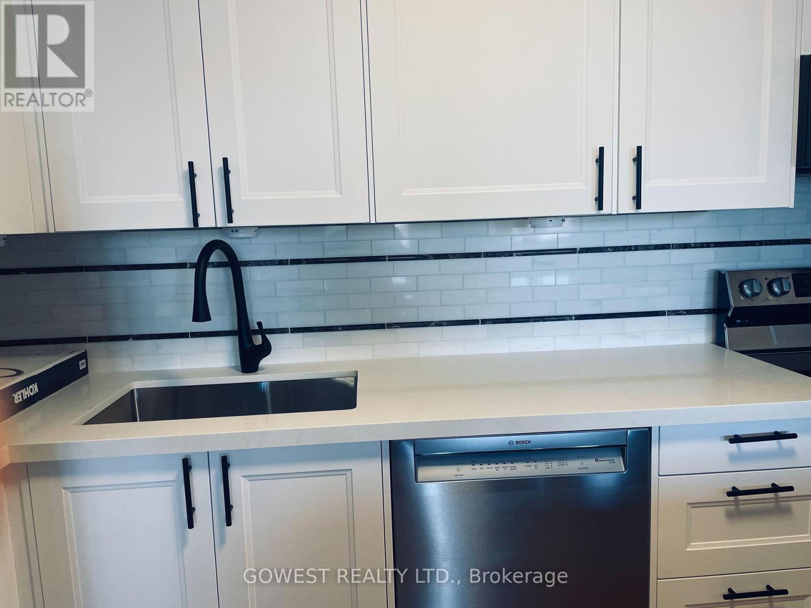 812 - 1320 Mississauga Valley Boulevard, Mississauga, ON - Indoor Photo Showing Kitchen