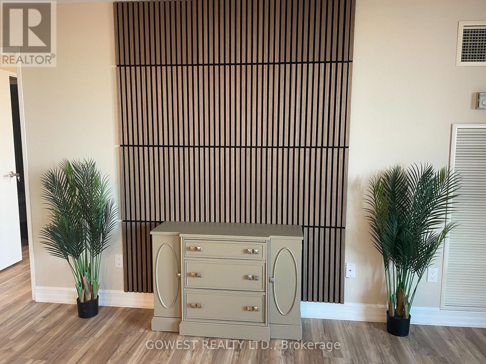 812 - 1320 Mississauga Valley Boulevard, Mississauga, ON - Indoor Photo Showing Other Room