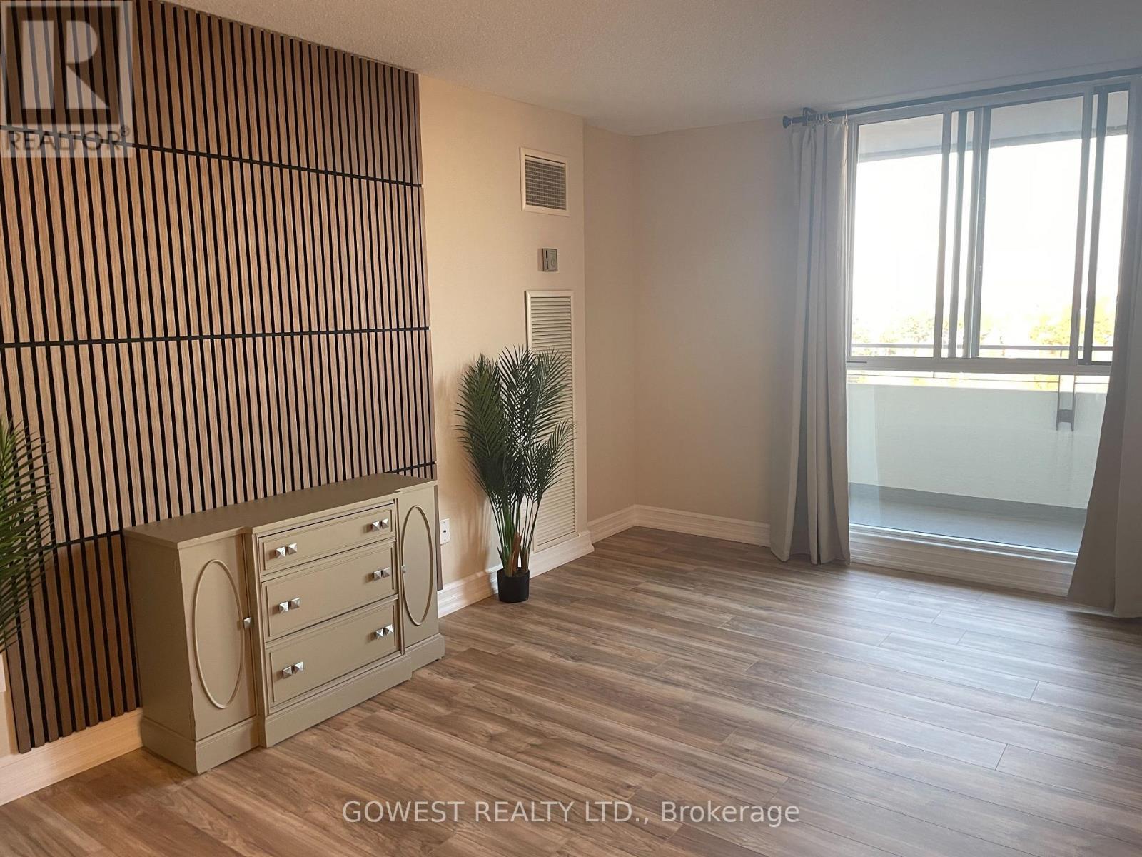 812 - 1320 Mississauga Valley Boulevard, Mississauga, ON - Indoor Photo Showing Other Room