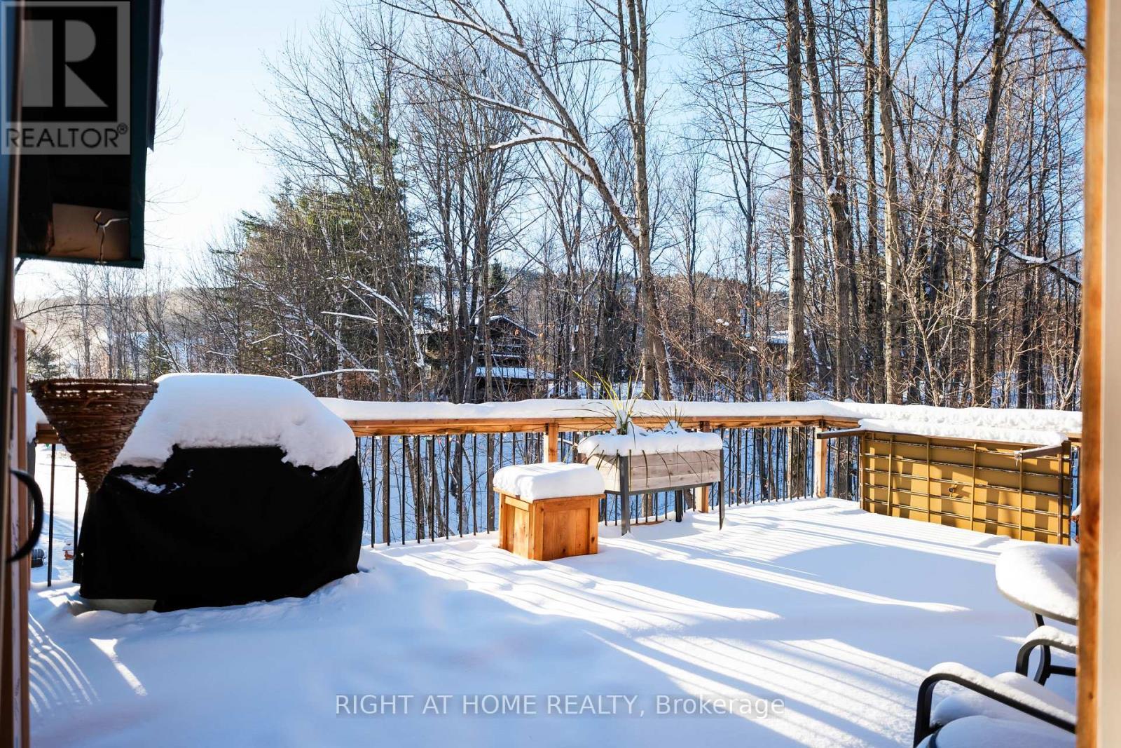 Winter Deck - 72 Viewmount Drive, Greater Madawaska, ON - Outdoor