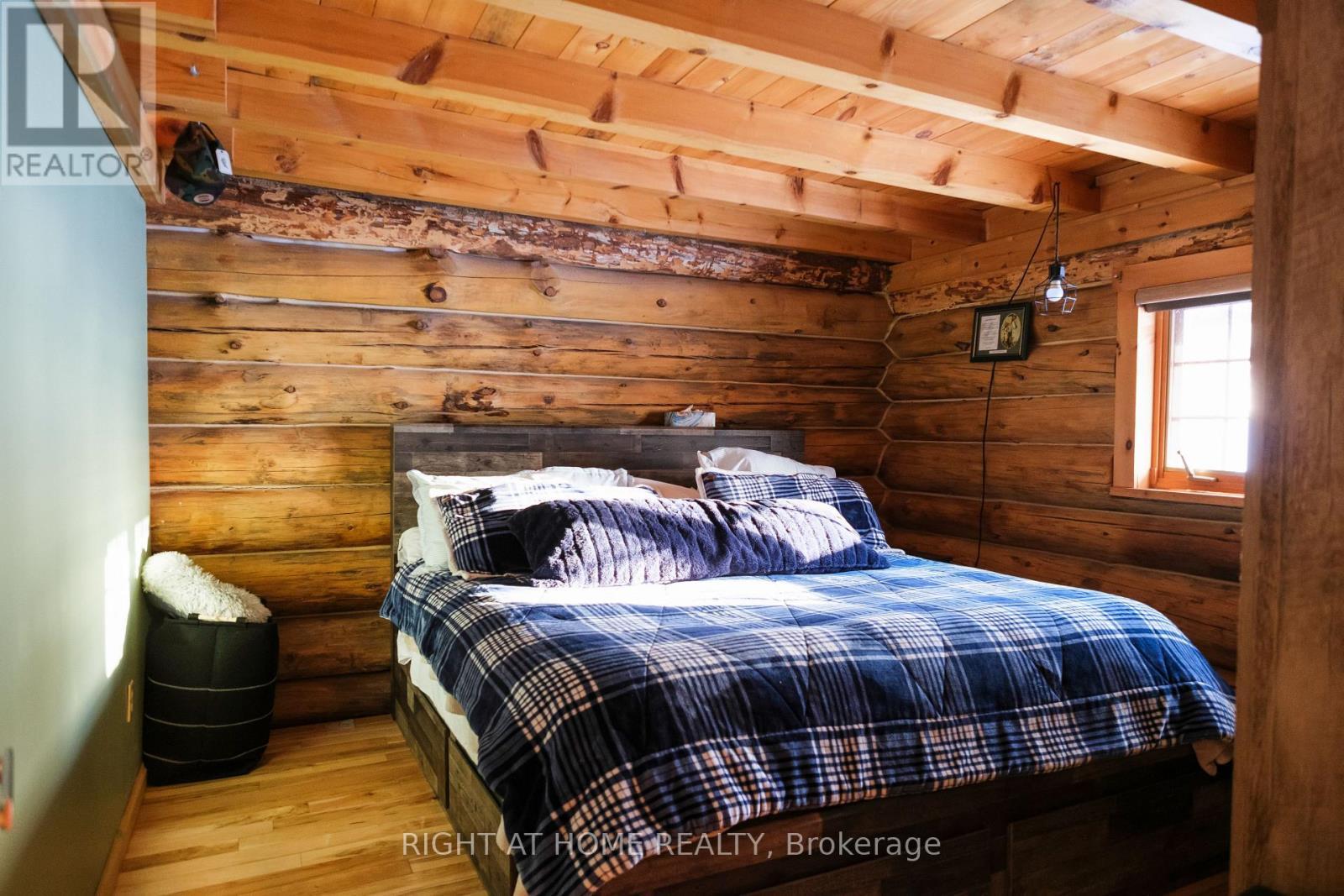 Master Bed - 72 Viewmount Drive, Greater Madawaska, ON - Indoor Photo Showing Bedroom