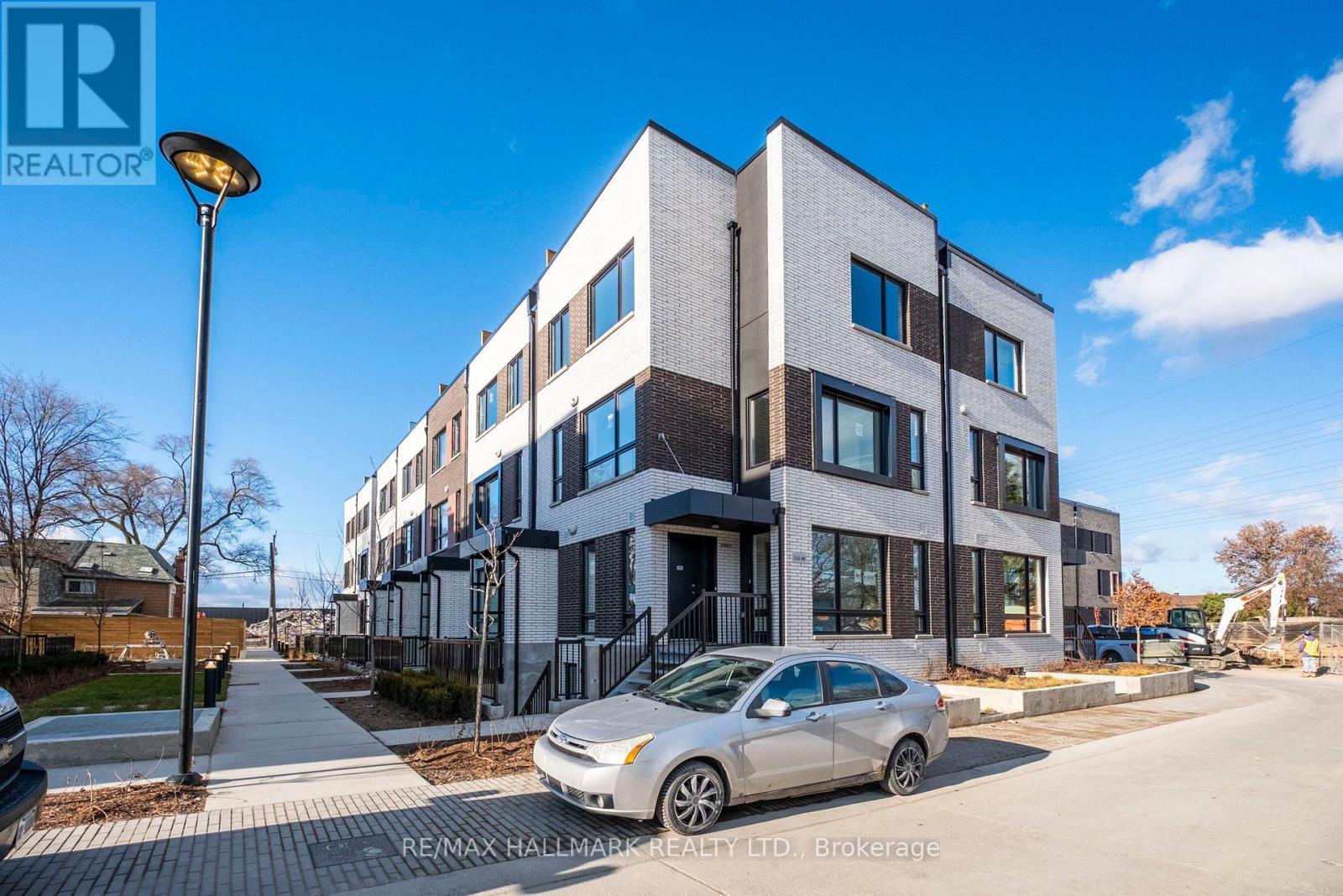 Th1 - 40 Ed Clark Gardens, Toronto, ON - Outdoor