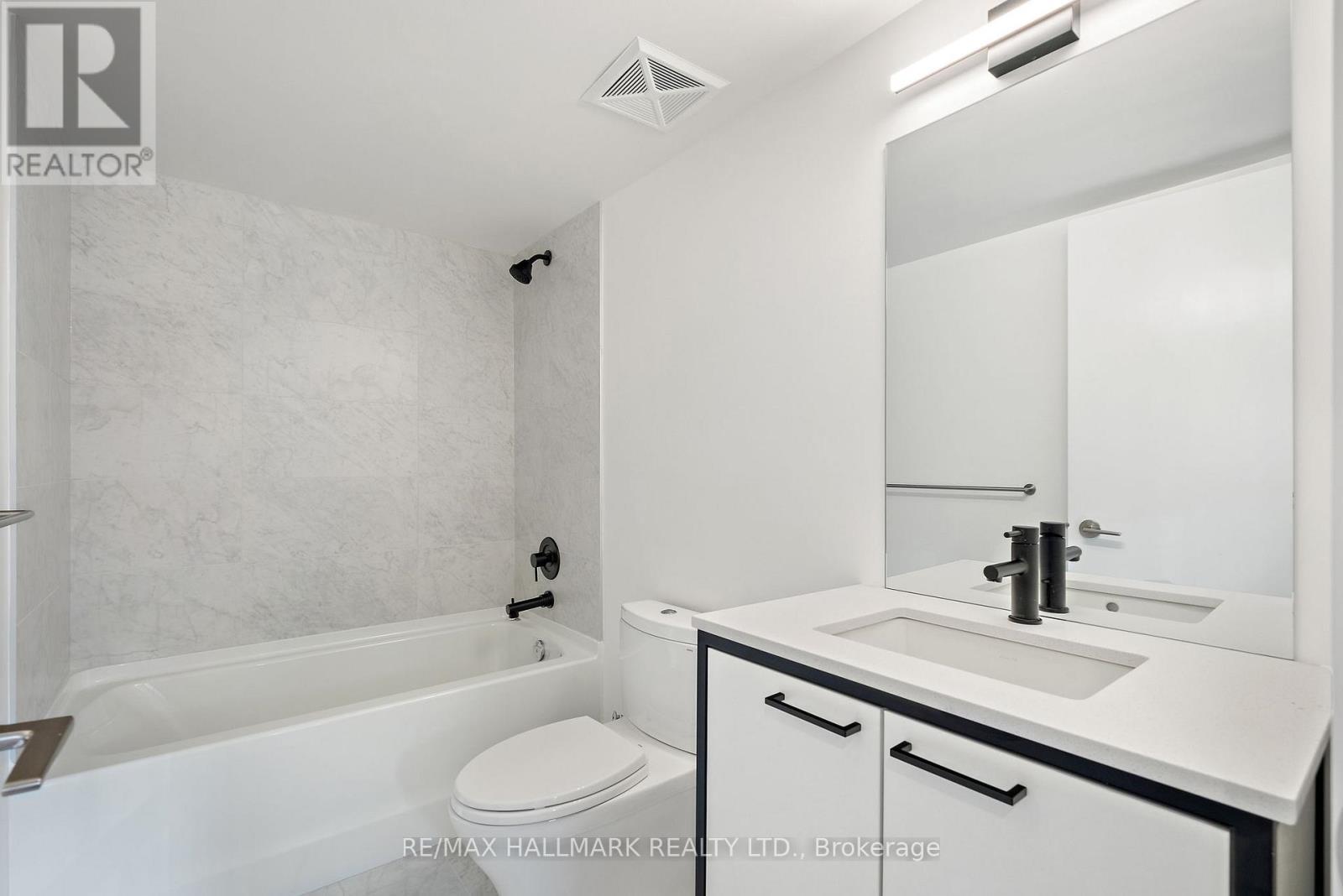 Th1 - 40 Ed Clark Gardens, Toronto, ON - Indoor Photo Showing Bathroom