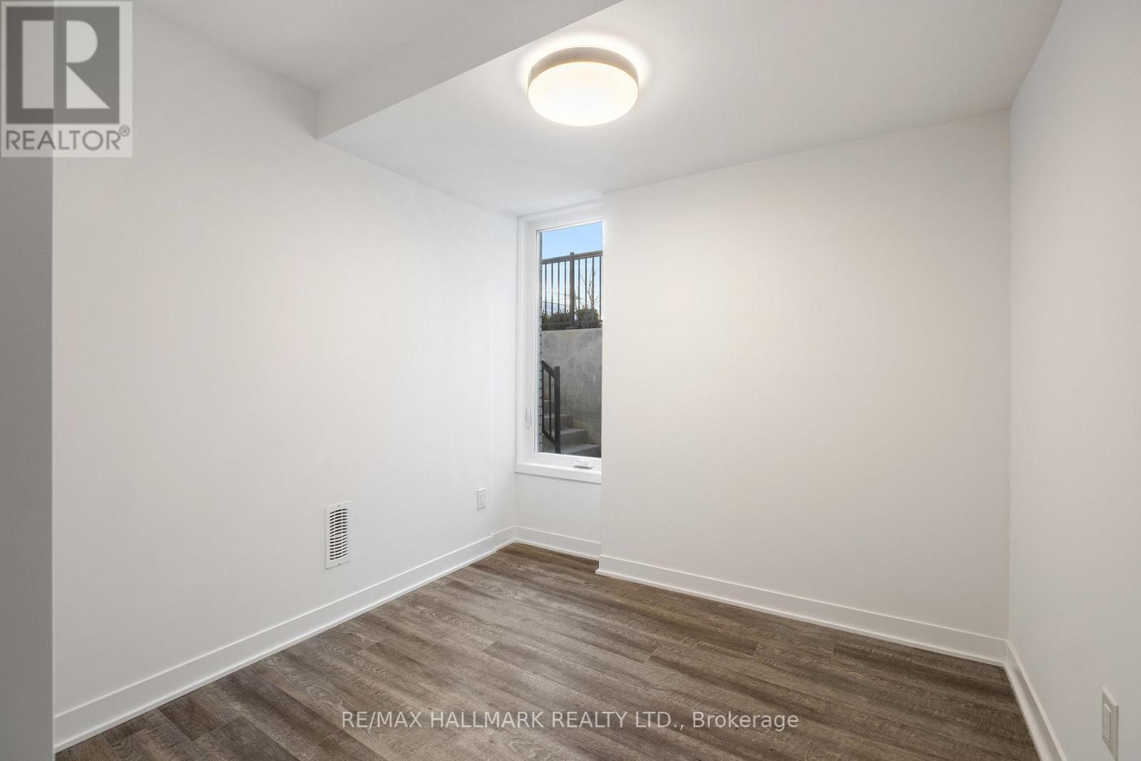 Th1 - 40 Ed Clark Gardens, Toronto, ON - Indoor Photo Showing Other Room