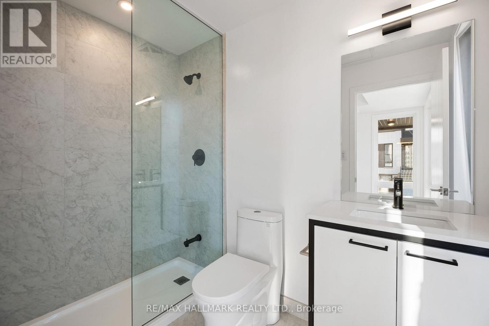 Th1 - 40 Ed Clark Gardens, Toronto, ON - Indoor Photo Showing Bathroom