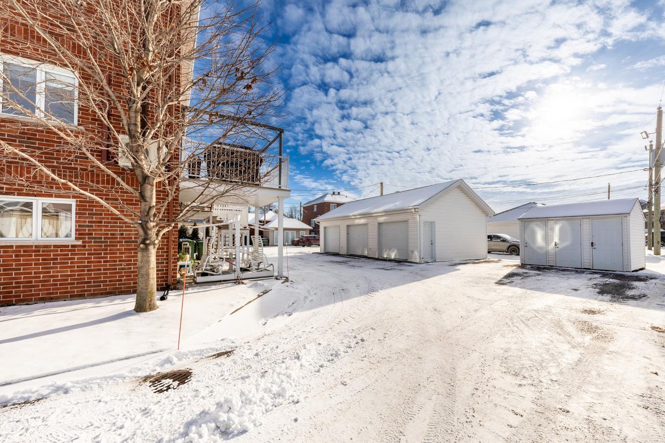 Shed - 5 Rue Du Grenat, Saint-Jean-Sur-Richelieu, QC - Outdoor