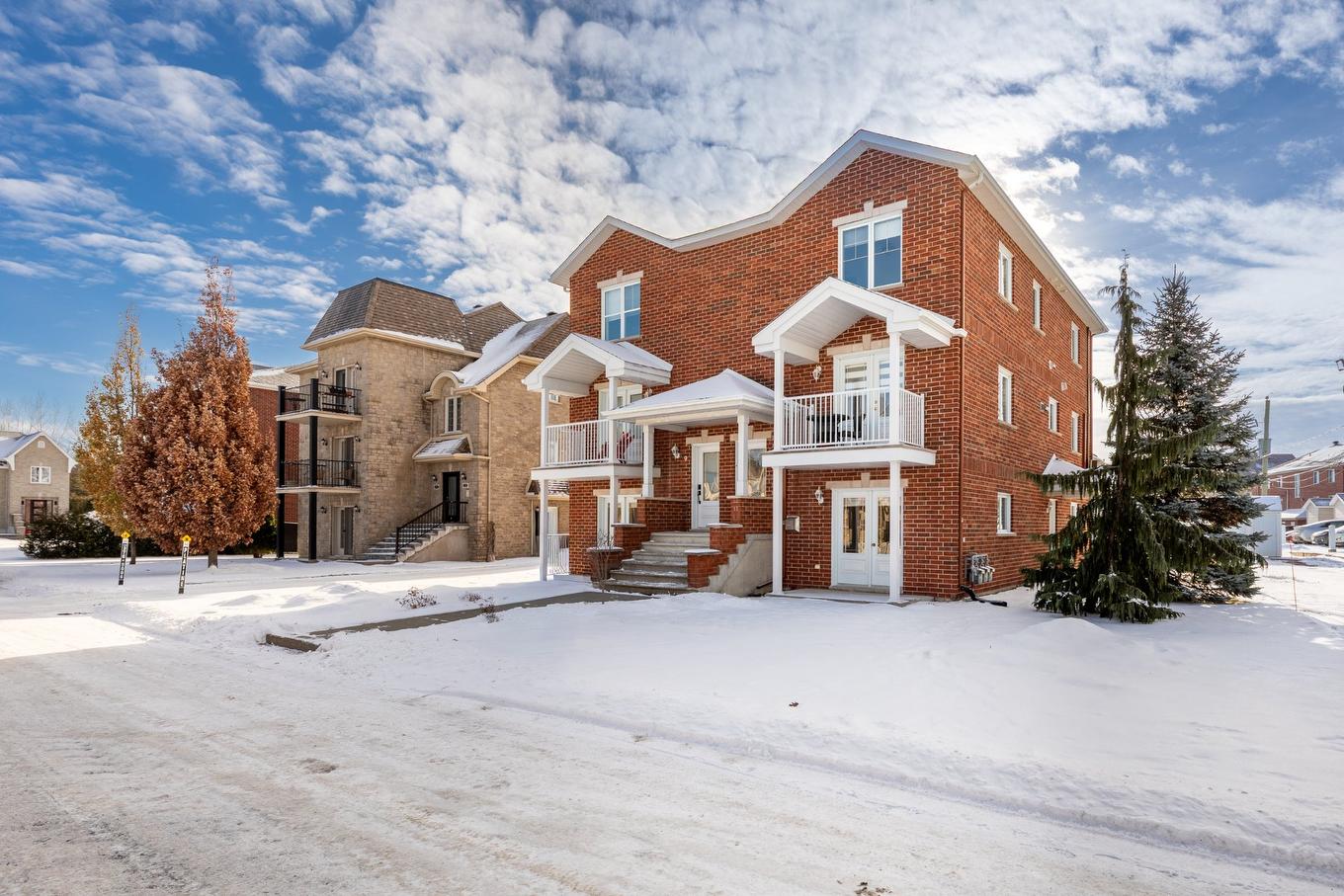 Overall view - 5 Rue Du Grenat, Saint-Jean-Sur-Richelieu, QC - Outdoor With Facade