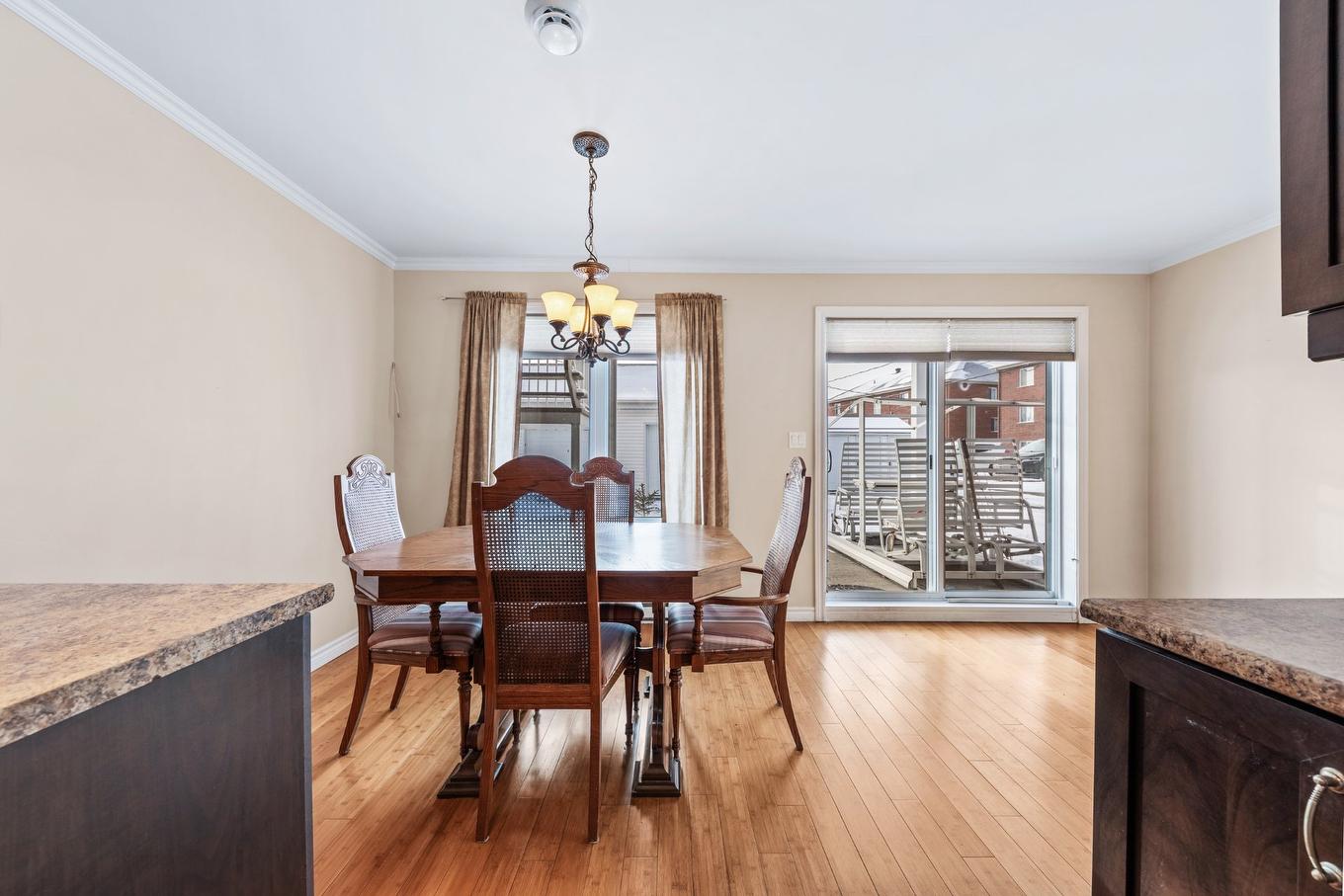 Dining room - 5 Rue Du Grenat, Saint-Jean-Sur-Richelieu, QC - Indoor Photo Showing Dining Room