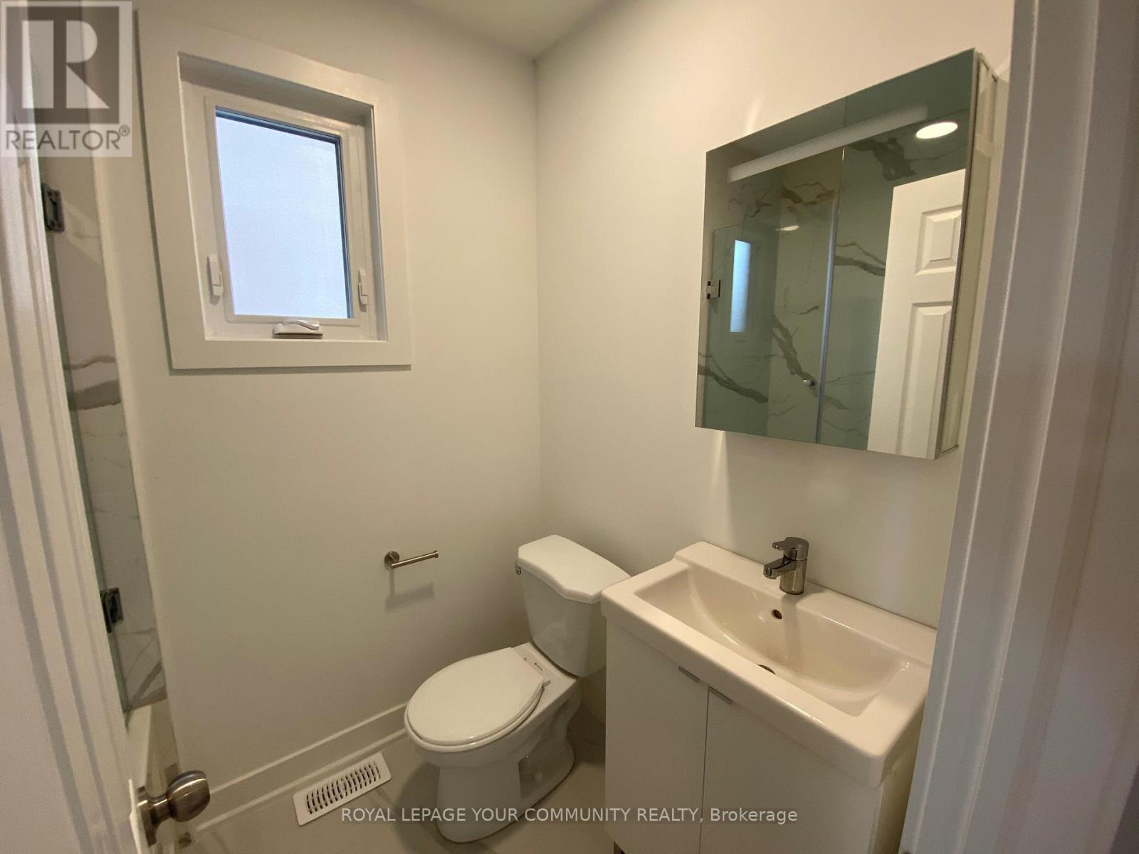 172 Times Road, Toronto, ON - Indoor Photo Showing Bathroom