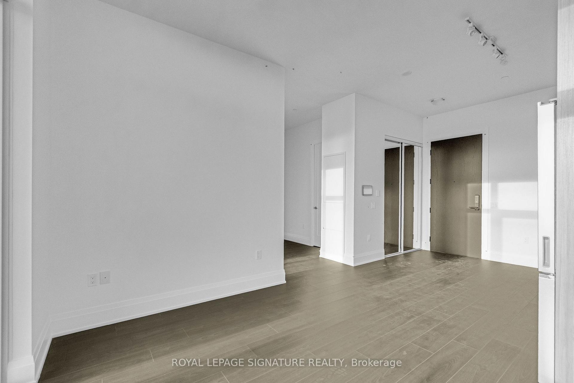 Ph111-412 Silver Maple Road, Oakville, ON - Indoor Photo Showing Other Room