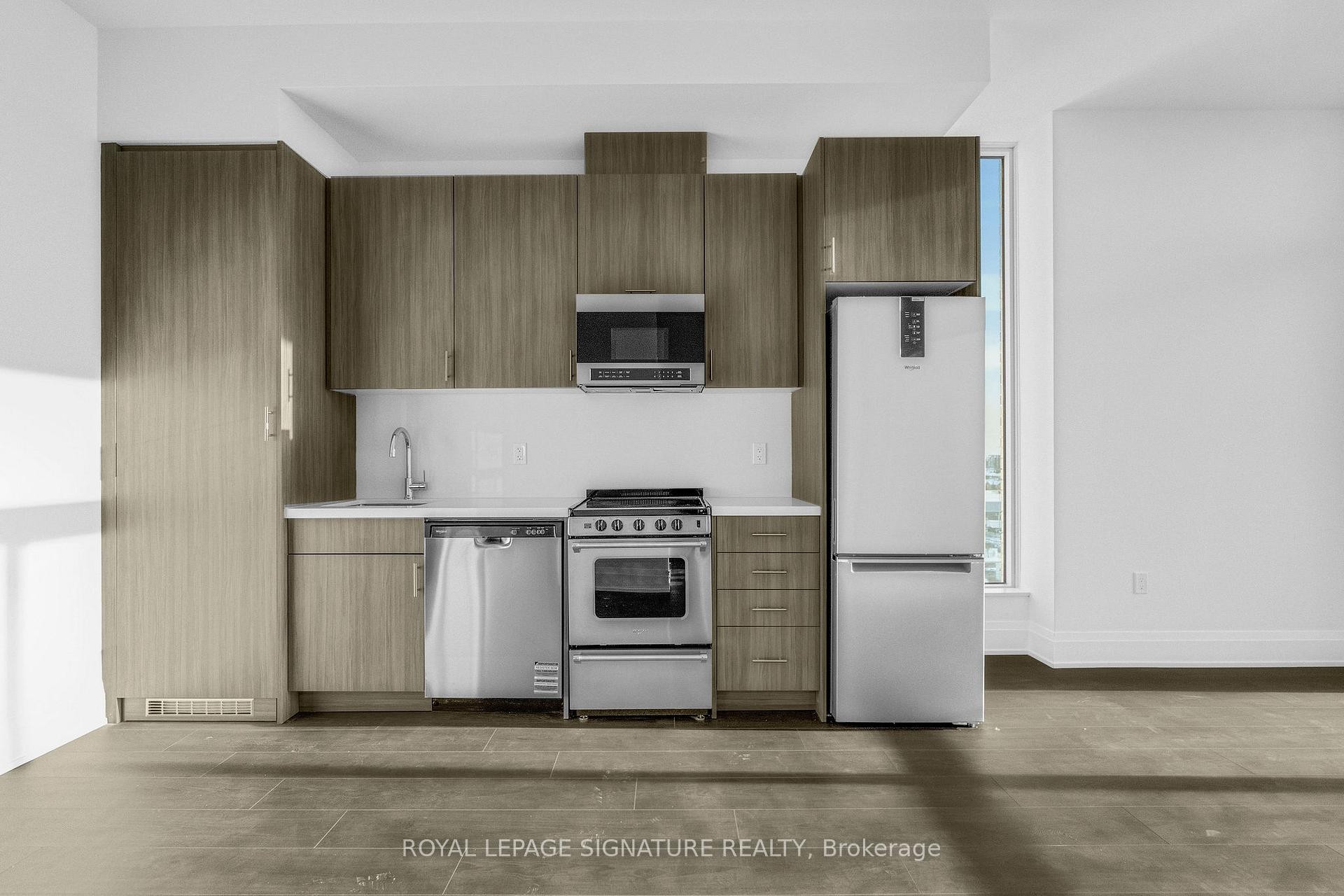 Ph111-412 Silver Maple Road, Oakville, ON - Indoor Photo Showing Kitchen