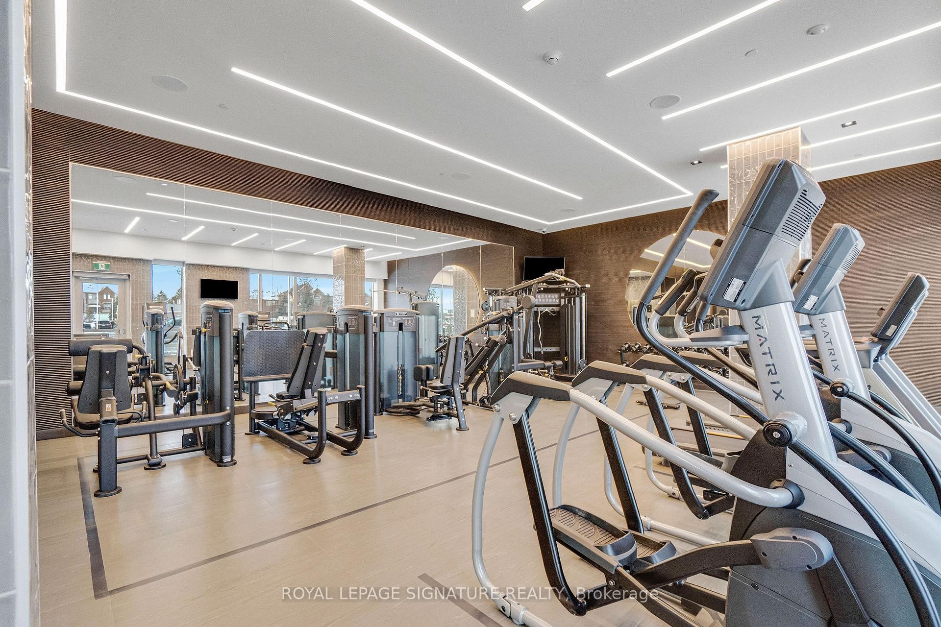 Ph111-412 Silver Maple Road, Oakville, ON - Indoor Photo Showing Gym Room
