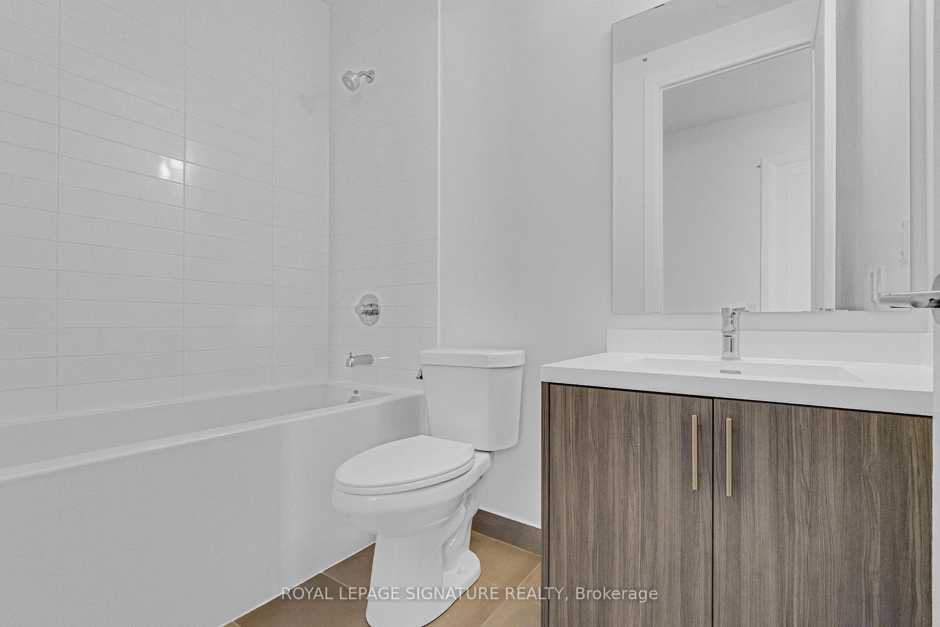 Ph111-412 Silver Maple Road, Oakville, ON - Indoor Photo Showing Bathroom