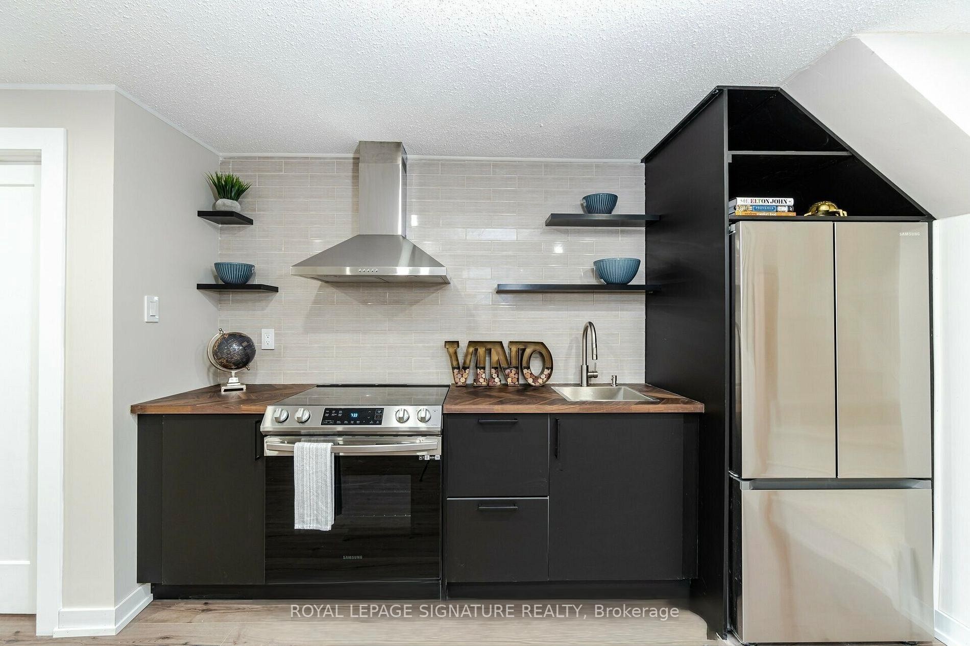 453 Leacock Drive, Barrie, ON - Indoor Photo Showing Kitchen