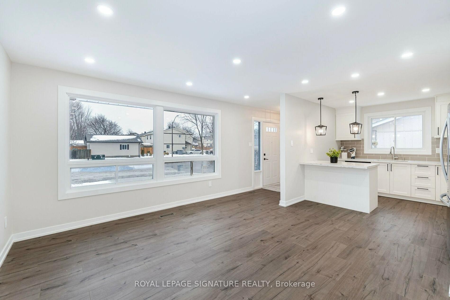 453 Leacock Drive, Barrie, ON - Indoor Photo Showing Kitchen