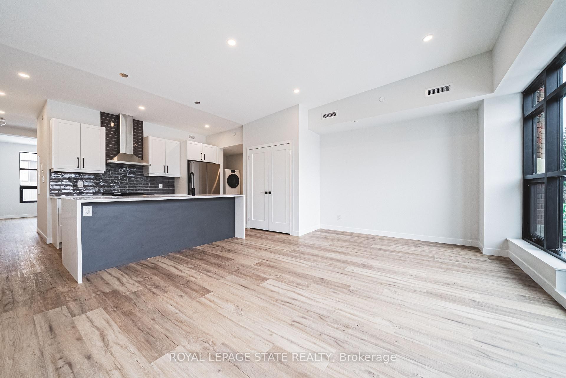 555 Sanitorium Road, Hamilton, ON - Indoor Photo Showing Kitchen With Upgraded Kitchen