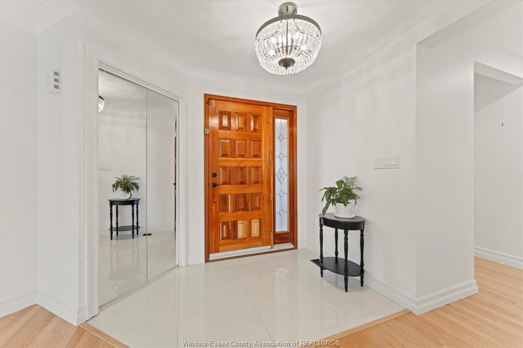 3480 Ouellette Avenue, Windsor, ON