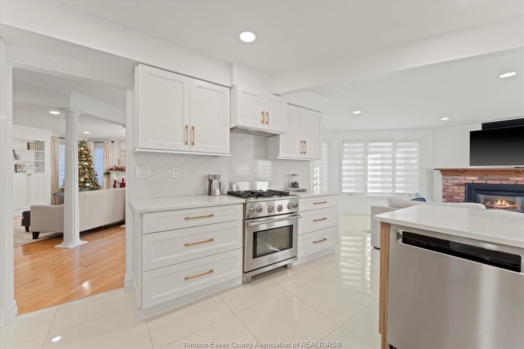 3480 Ouellette Avenue, Windsor, ON