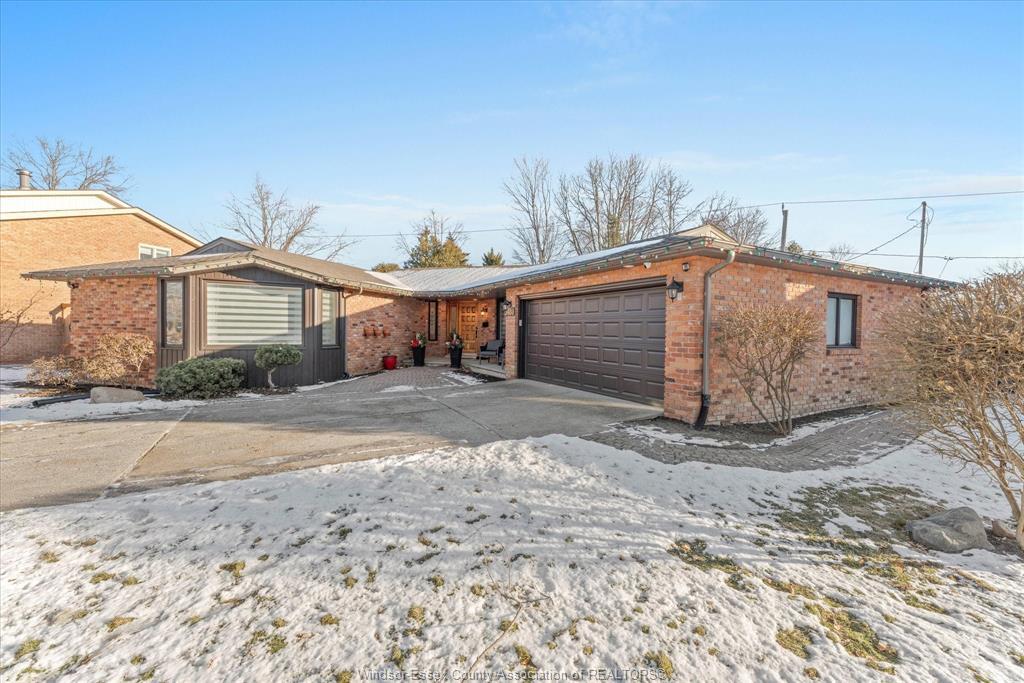 3480 Ouellette Avenue, Windsor, ON