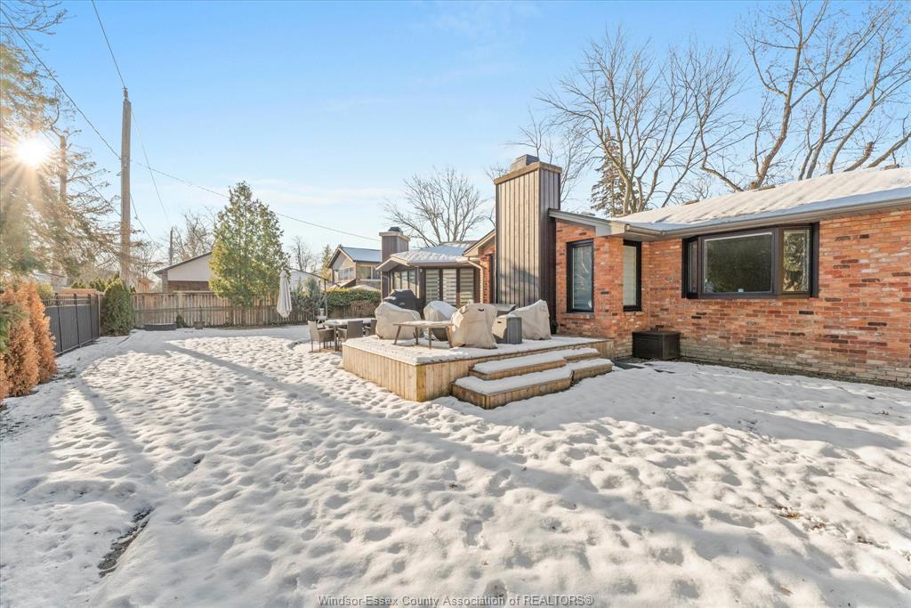 3480 Ouellette Avenue, Windsor, ON