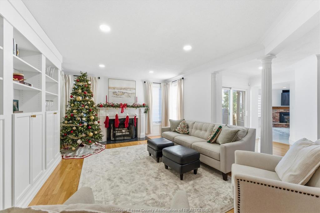 3480 Ouellette Avenue, Windsor, ON