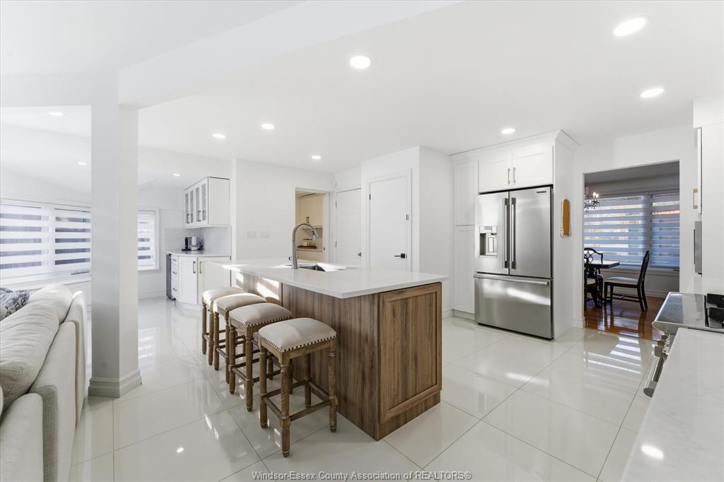 3480 Ouellette Avenue, Windsor, ON