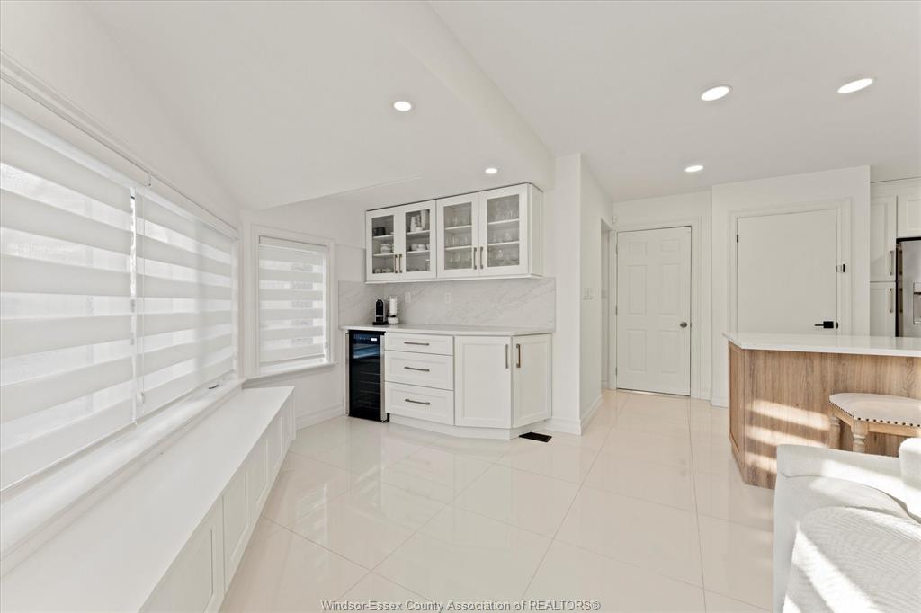 3480 Ouellette Avenue, Windsor, ON