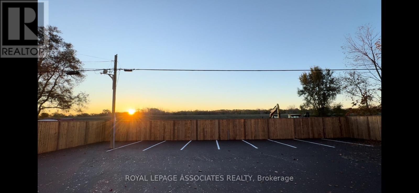 98 Sixth Avenue, Brantford, ON - Outdoor