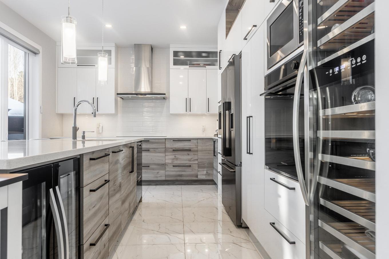 Kitchen - 615 Rue Leblanc, Saint-Lin/Laurentides, QC - Indoor Photo Showing Kitchen With Upgraded Kitchen