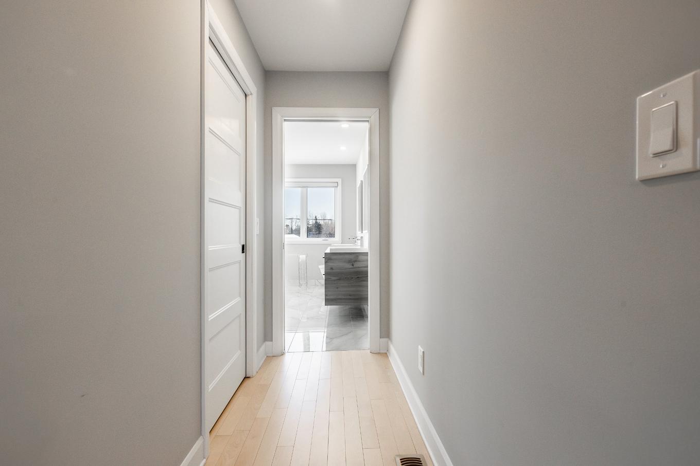 Passageway - 615 Rue Leblanc, Saint-Lin/Laurentides, QC - Indoor Photo Showing Other Room