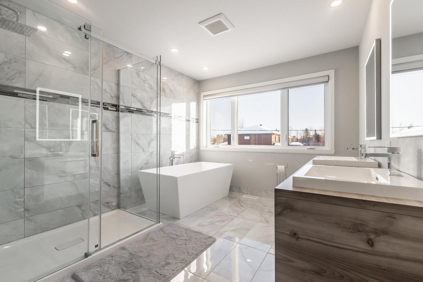 Ensuite bathroom - 615 Rue Leblanc, Saint-Lin/Laurentides, QC - Indoor Photo Showing Bathroom