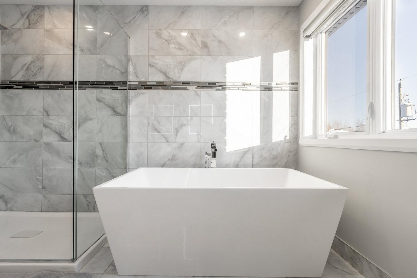 Ensuite bathroom - 615 Rue Leblanc, Saint-Lin/Laurentides, QC - Indoor Photo Showing Bathroom