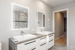 Ensuite bathroom -