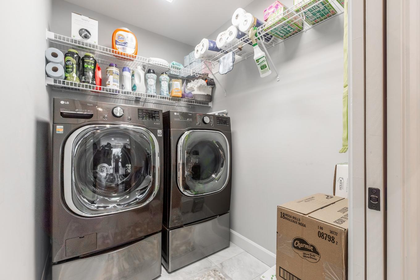 Laundry room - 615 Rue Leblanc, Saint-Lin/Laurentides, QC - Indoor Photo Showing Laundry Room