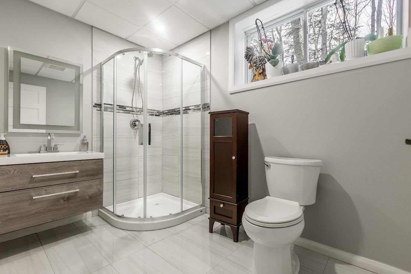 Bathroom - 615 Rue Leblanc, Saint-Lin/Laurentides, QC - Indoor Photo Showing Bathroom