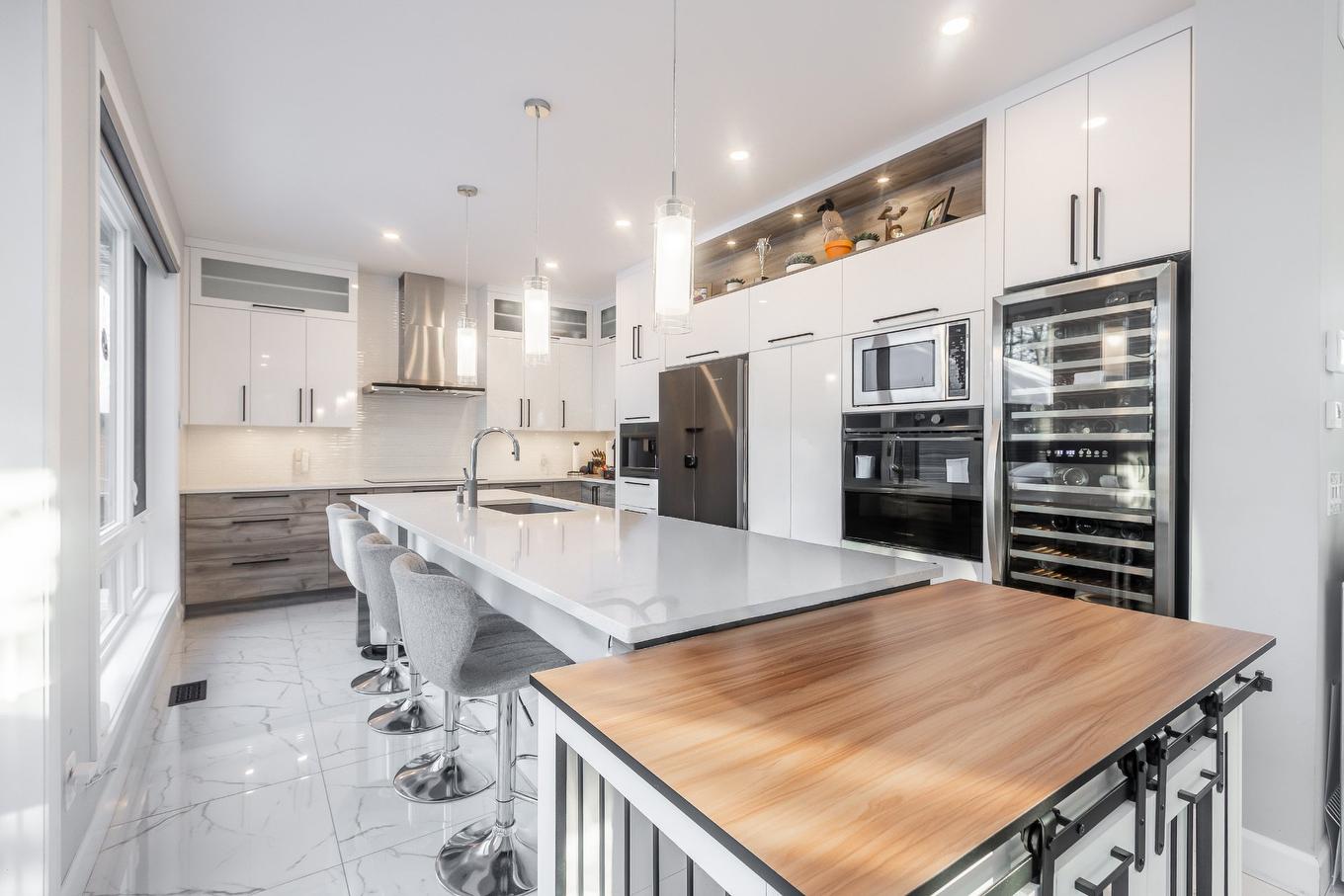 Kitchen - 615 Rue Leblanc, Saint-Lin/Laurentides, QC - Indoor Photo Showing Kitchen With Upgraded Kitchen