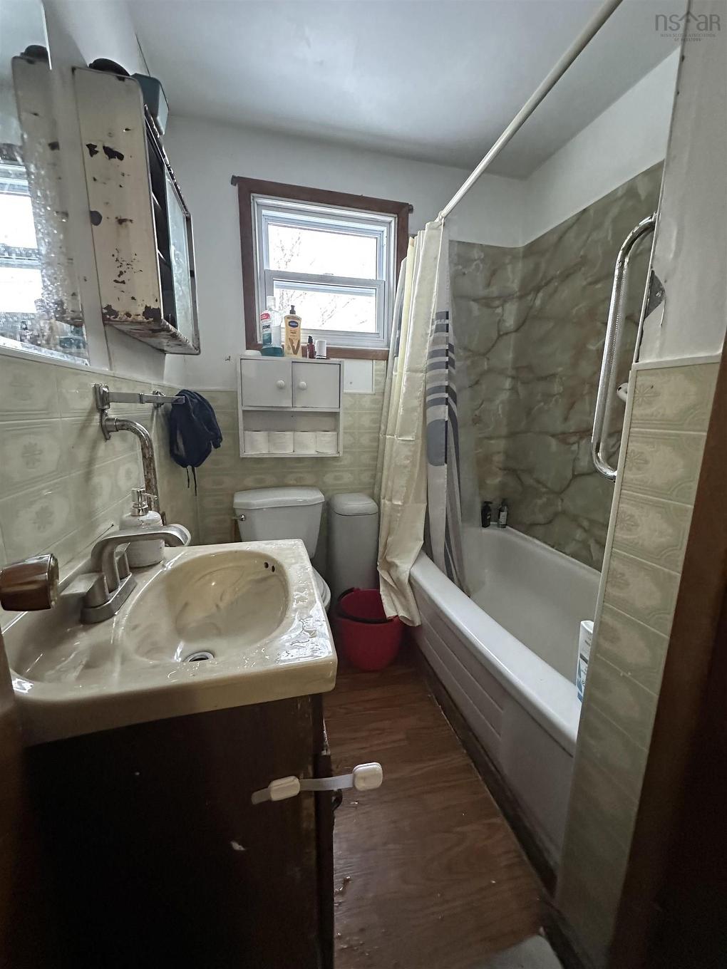 1696 Victoria Road, Sydney, NS