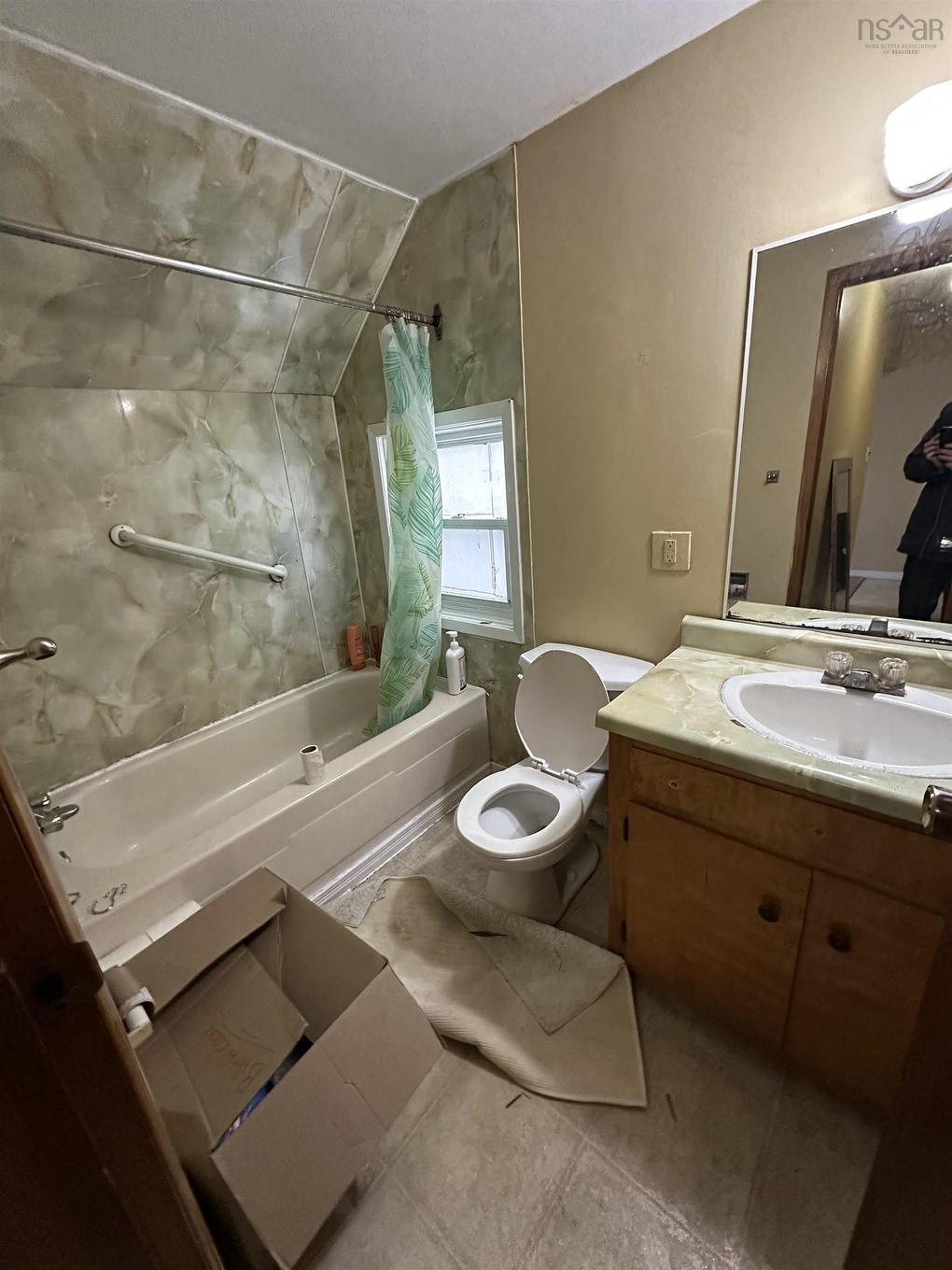 1696 Victoria Road, Sydney, NS