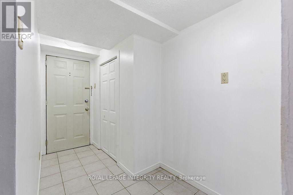 1151 Maitland Avenue, Ottawa, ON - Indoor Photo Showing Other Room