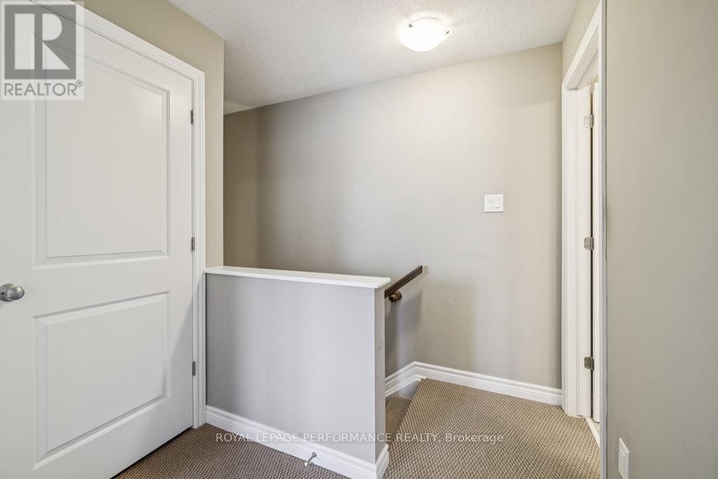 8 - 474 Clearbrook Drive, Ottawa, ON - Indoor Photo Showing Other Room